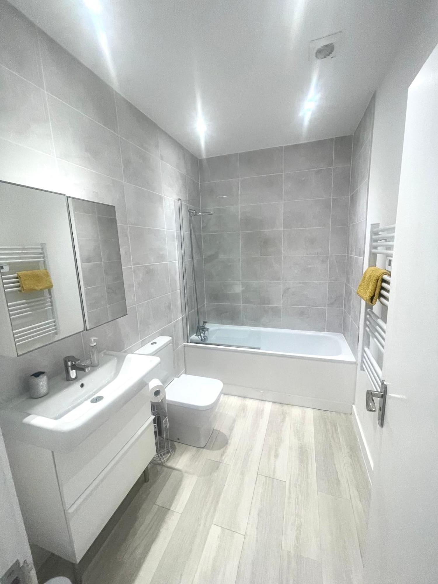 La Fontaine Court Apartments - Aldershot Kültér fotó